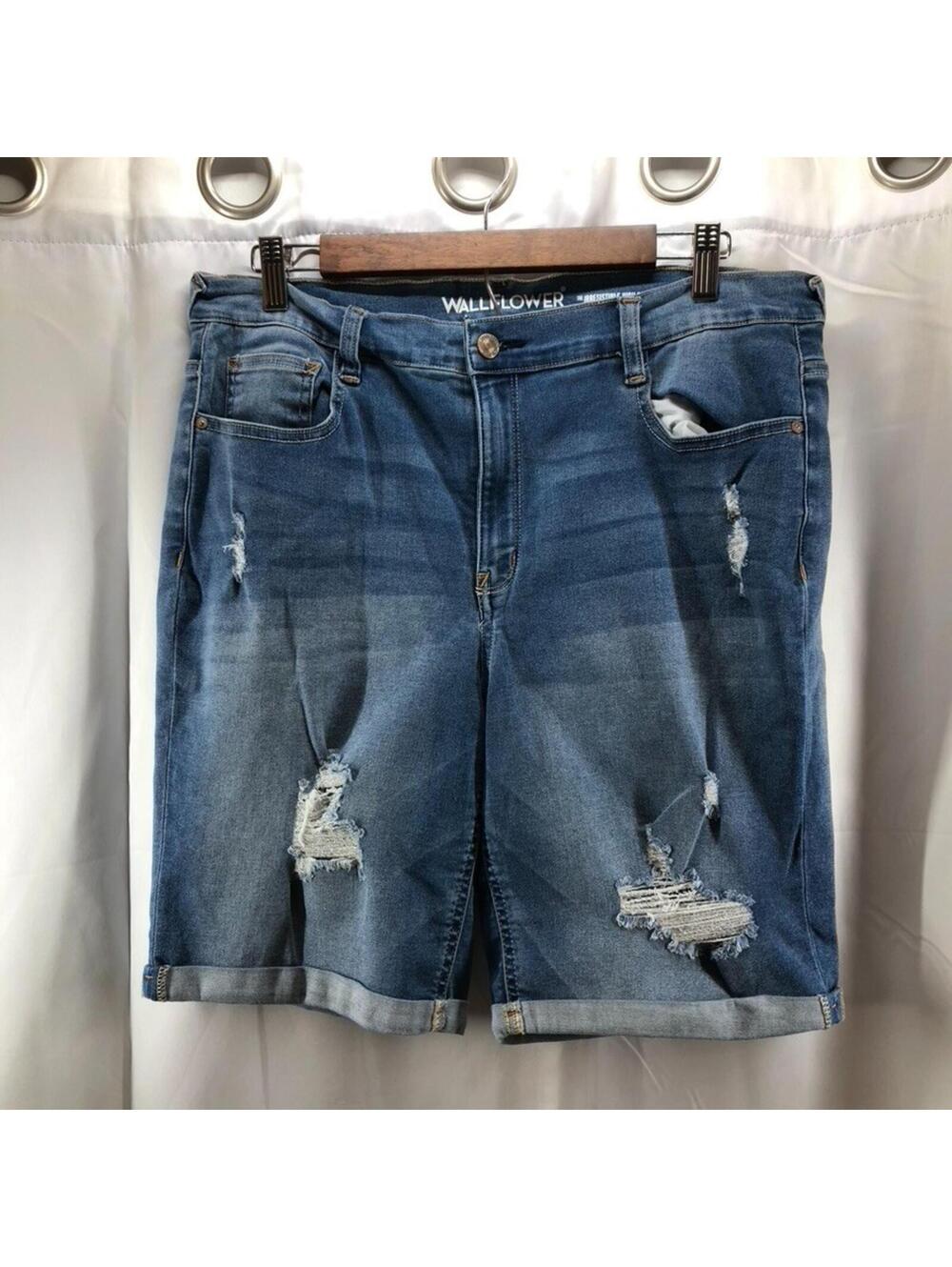 Wallflower Shorts Women's Size 15 The Irresistible Hi Rise Long Jean Shorts